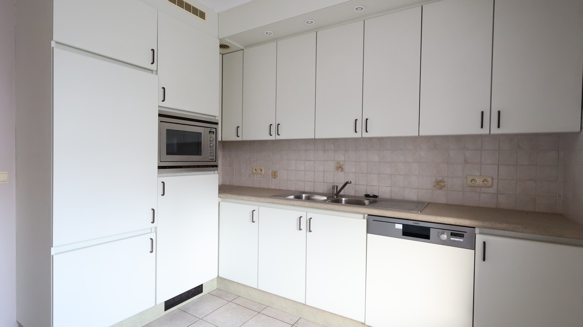 Gezellig en ruim appartement te huur in het centrum van Lichtervelde - foto 4