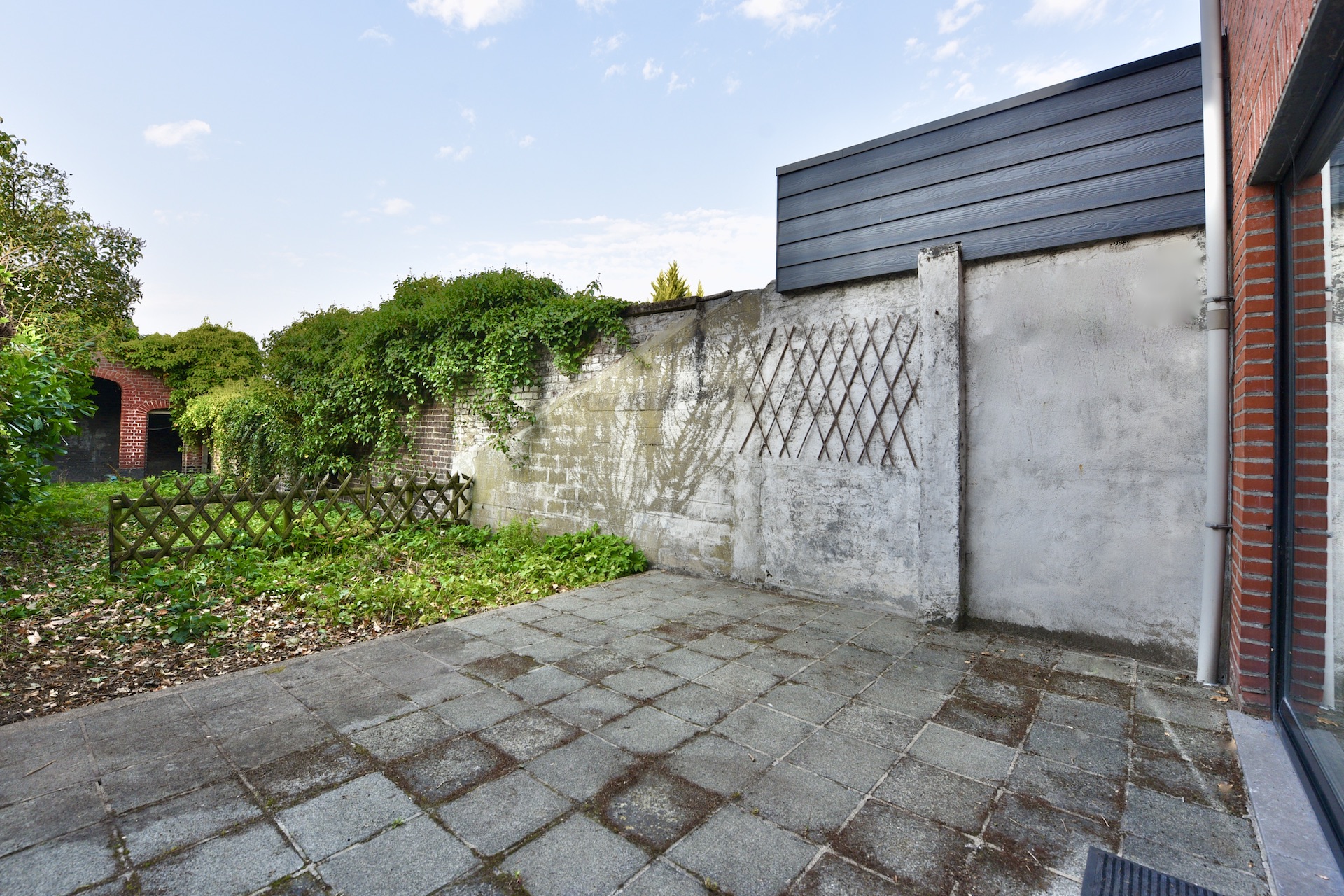 Uniek herenhuis in centrum Eeklo met 3+2 slpk, terras en tuin - Bieden vanaf 225.000 EUR* - foto 4