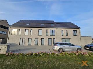 DUPLEXAPPARTEMENT MET GROOT TERRAS - Deze grote duplex met fantastisch groot terras is gelegen op boogscheut van dorp Lovendegem, op de...