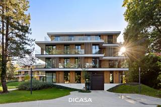 Groenzicht, een populair nieuwbouwproject in het hart van Rumbeke, breidt uit met drie nieuwe residenties.Dit project combineert modern wooncomfort...