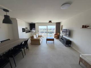 Subliem gemeubeld tweeslaapkamerappartement te huur aan de jachthaven van Zeebrugge

Geniet van comfortabel wonen op een toplocatie met prachtig uitzicht op de jachthaven van Zeebrugge. Dit smaakvol en modern gerenoveerde appartement is volledig bemeubeld en instapklaar.

Indeling:

Inkomhal
Lichtrijke leefruimte met open, volledig uitgeruste keuken
Zuidgericht terras met een schitterend uitzicht op de jachthaven
Moderne badkamer met inloopdouche en toilet
Twee volwaardige slaapkamers

Maandelijks kosten 75 euro. 

Dit stijlvolle appartement combineert een uitstekende ligging met hedendaags wooncomfort en is de ideale keuze voor wie op zoek is naar een kwalitatieve huurwoning aan de kust.
Ben jij op zoek naar een bemeubeld appartement om te huren? 
Contacteer makelaar Stéphanie 0472 77 86 60 of stephanie@keyimmo.be