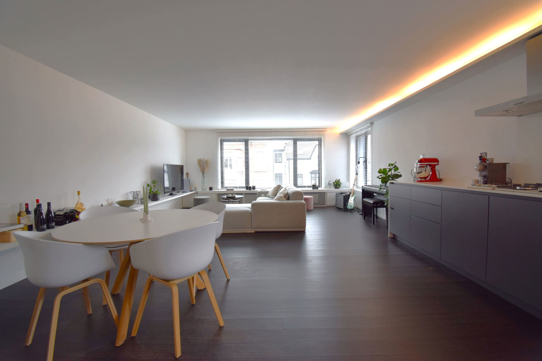 Appartement met 2 slaapkamers, dressing en terras - foto 4