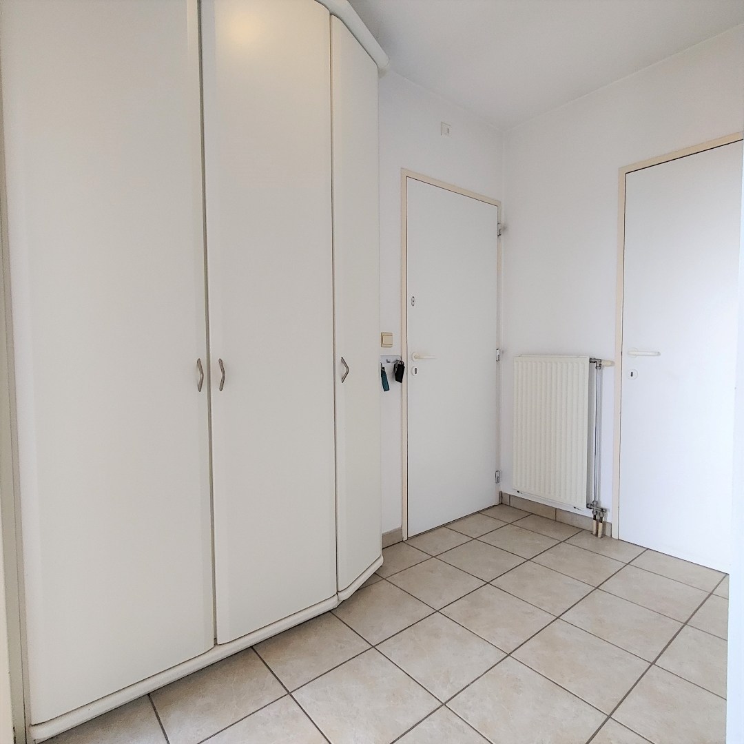 Dakappartement met 2 slaapkamers en groot zonnig terras in centrum van Geel - foto 2