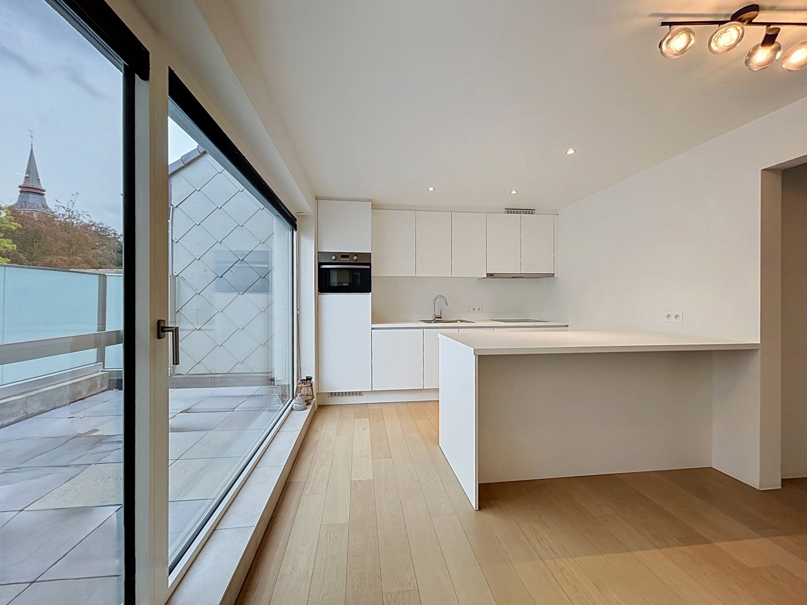 Instapklaar appartement met 3 slaapkamers, terras en garage - foto 4