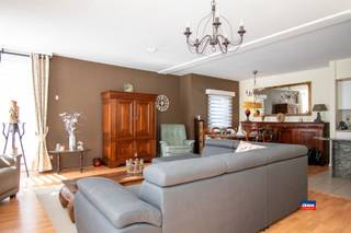 HOBOKEN | APPARTEMENT MET TWEE SLAAPKAMERS OP DE EERSTE VERDIEPING VAN VERZORGD GEBOUW MET LIFT | ZEER GUNSTIG GELEGEN IN HET HARTJE VAN HOBOKEN |...