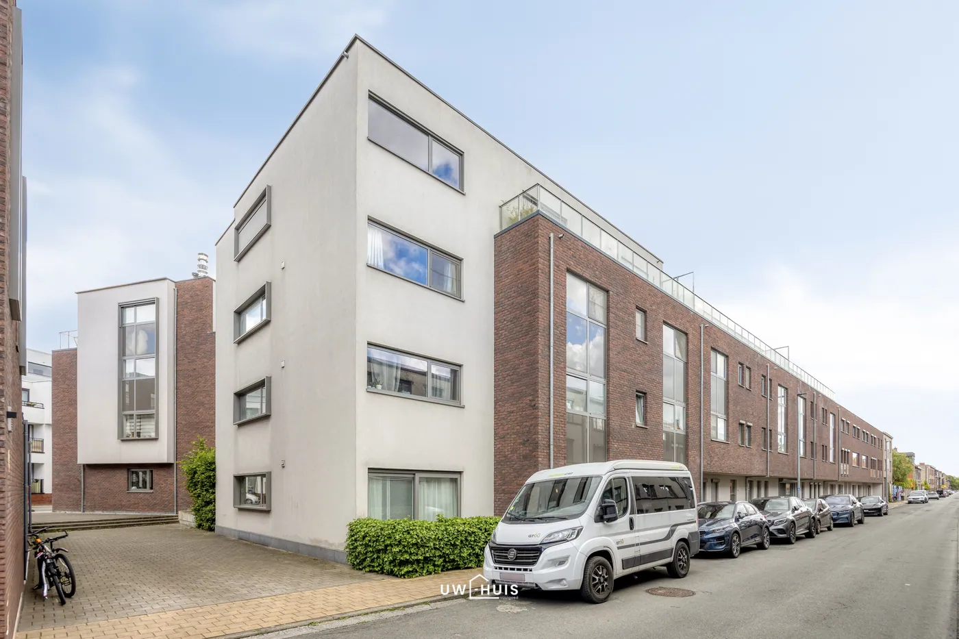 GOED GELEGEN INSTAPKLAAR APPARTEMENT - foto 2