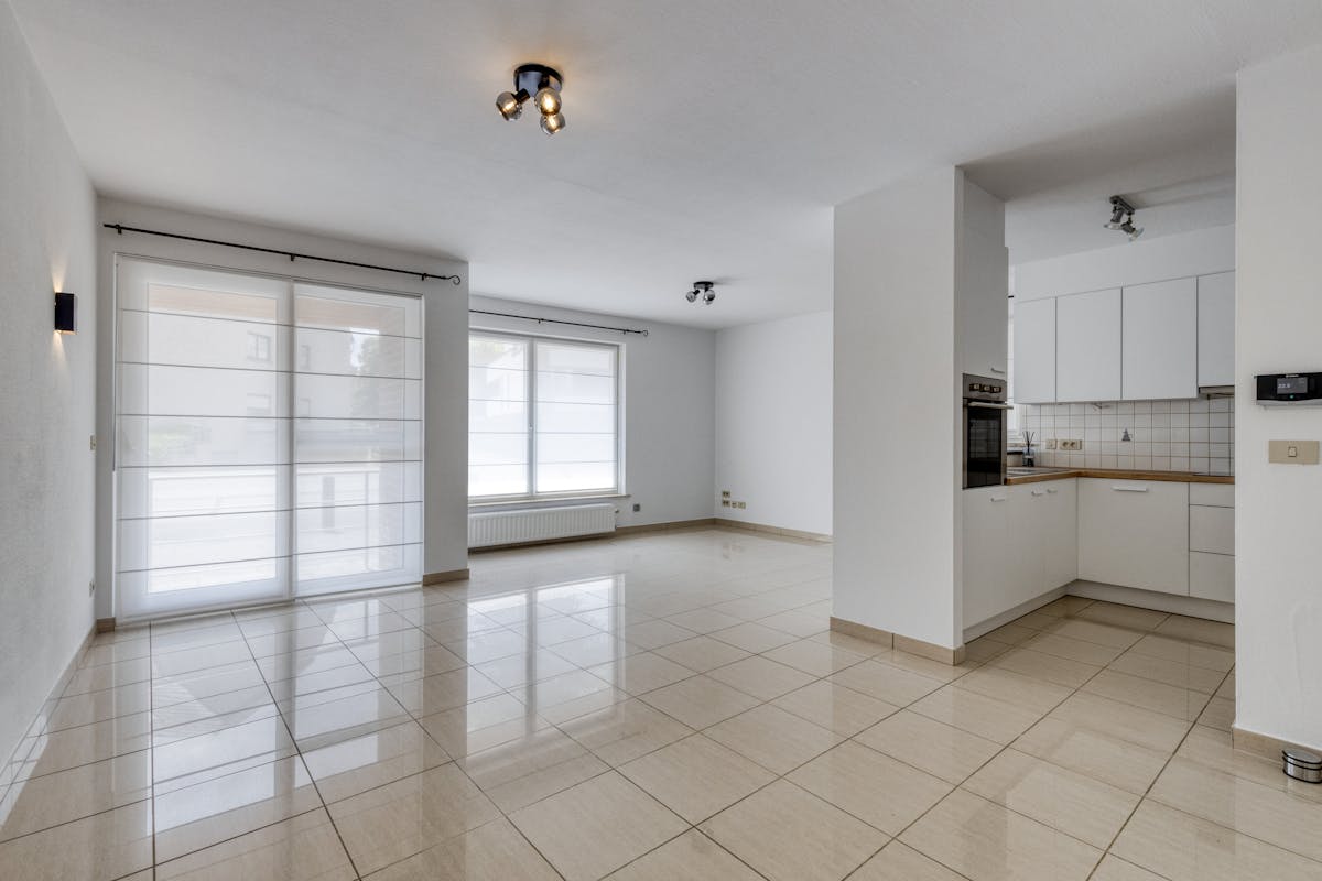 Gelijkvloers appartement met terras te koop in Waregem - foto 1