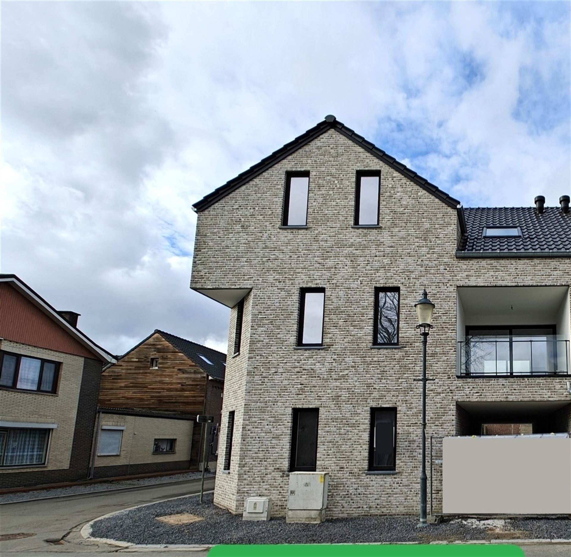 Nieuwbouwwoning te vucht met 3 slaapkamers - foto 1