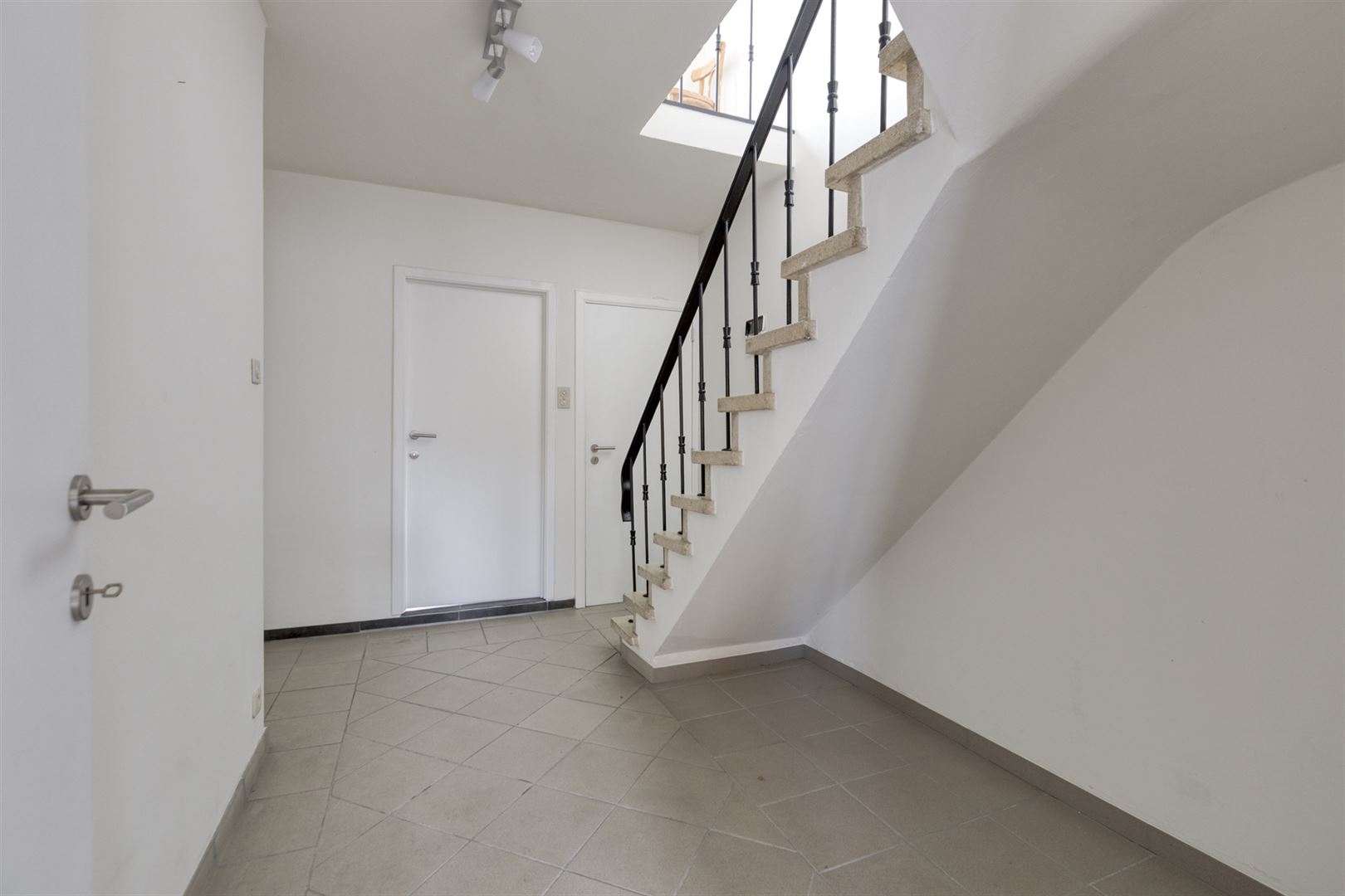 TE KOOP: Investeringspand met handelsruimte en appartement! - foto 2