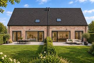 LANDELIJKE NIEUWBOUWWONING aan het CHARMANTE DORPSPLEIN VAN ZEGELSEM (BRAKEL). Deze EIGENTIJDSE GEZINSWONING combineert een LANDELIJKE ARCHITECTUUR met HEDENDAAGS WOONCOMFORT, een praktische indeling en ENERGIEZUINIGE TECHNIEKEN. De ligging in de dorpskern zorgt bovendien voor een aangename combinatie van RUSTIG WONEN EN EEN GOEDE BEREIKBAARHEID. Ook energetisch is deze nieuwbouwwoning helemaal klaar voor de toekomst. Conform het voorziene lastenboek wordt ingezet op DUURZAME TECHNIEKEN zoals VLOERVERWARMING VIA EEN LUCHT-WATER WARMTEPOMP, VENTILATIESYSTEEM D EN ZONNEPANELEN. Zo geniet u van een energiezuinige woning met een HOOG WOONCOMFORT en een BEPERKT ENERGIEVERBRUIK. U woont hier IN HET HART VAN ZEGELSEM, een landelijke deelgemeente van Brakel, met de omliggende natuur van de Vlaamse Ardennen vlakbij en een vlotte verbinding naar Brakel en de omliggende gemeenten.<br />Via de inkomhall met gastentoilet heeft u toegang tot een aangename leefruimte met ingerichte open keuken. Aanpalend bevindt zich een praktische berging/wasplaats. Op de 1ste verdieping biedt een ruime nachthall toegang tot 3 volwaardige slaapkamers, een ingerichte badkamer en een apart toilet. De 2de verdieping biedt extra opbergmogelijkheden. <br />Buitenshuis beschikt u over de ruimte voor oprit, terras en groene tuin.<br /><br />Adres: Teirlinckstraat 16A-16B te Zegelsem (Brakel)
