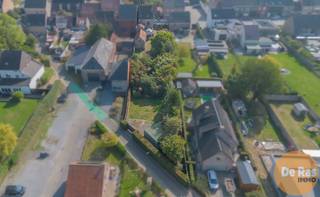 EERSTE BEZOEKDAG ZATERDAG 28/03 VAN 10U TOT 13U (enkel op afspraak)GIJZEGEM - Dit te renoveren herenhuis met een straatbreedte van maar liefst 16...