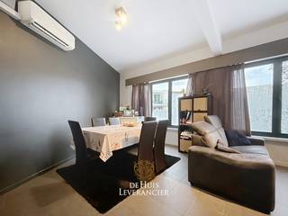 Goede investering voor wie zelf een zaak wil uitbaten of opbrengsteigendom zoekt...Het handelsgelijkvloers is vrij van huurder, het duplex...