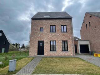 Energiezuinige woning met tuin en garageDeze energievriendelijke woning is gelegen in Wortel, in een rustige woonwijk met vlotte verbindingen naar...