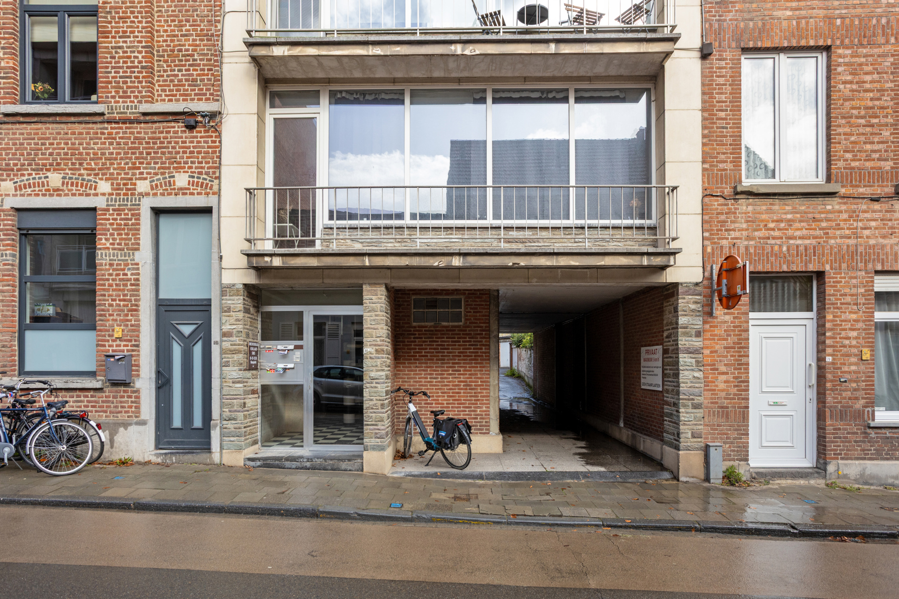 11 garageboxen, centrum Leuven, stabiele huurinkomsten. - foto 3