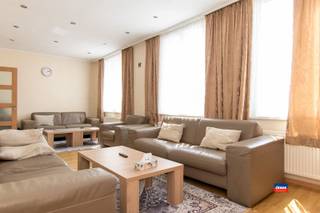 <p><span>HOBOKEN | INCOME-GENERATING PROPERTY COMPRISING 4 APARTMENTS | Layout as follows: ground floor: two-bedroom ground-floor apartment | 91 m² | EPC 297 | rented for 700 EUR per month. First floor: one-bedroom apartment | 70 m² | EPC 256 | rented for 750.00 EUR per month. One-bedroom apartment | 58 m² | EPC 393 | rented for 550.00 EUR per month. Second and third floors: four-bedroom duplex apartment | 122 m² | EPC 536 | not rented. </span></p>