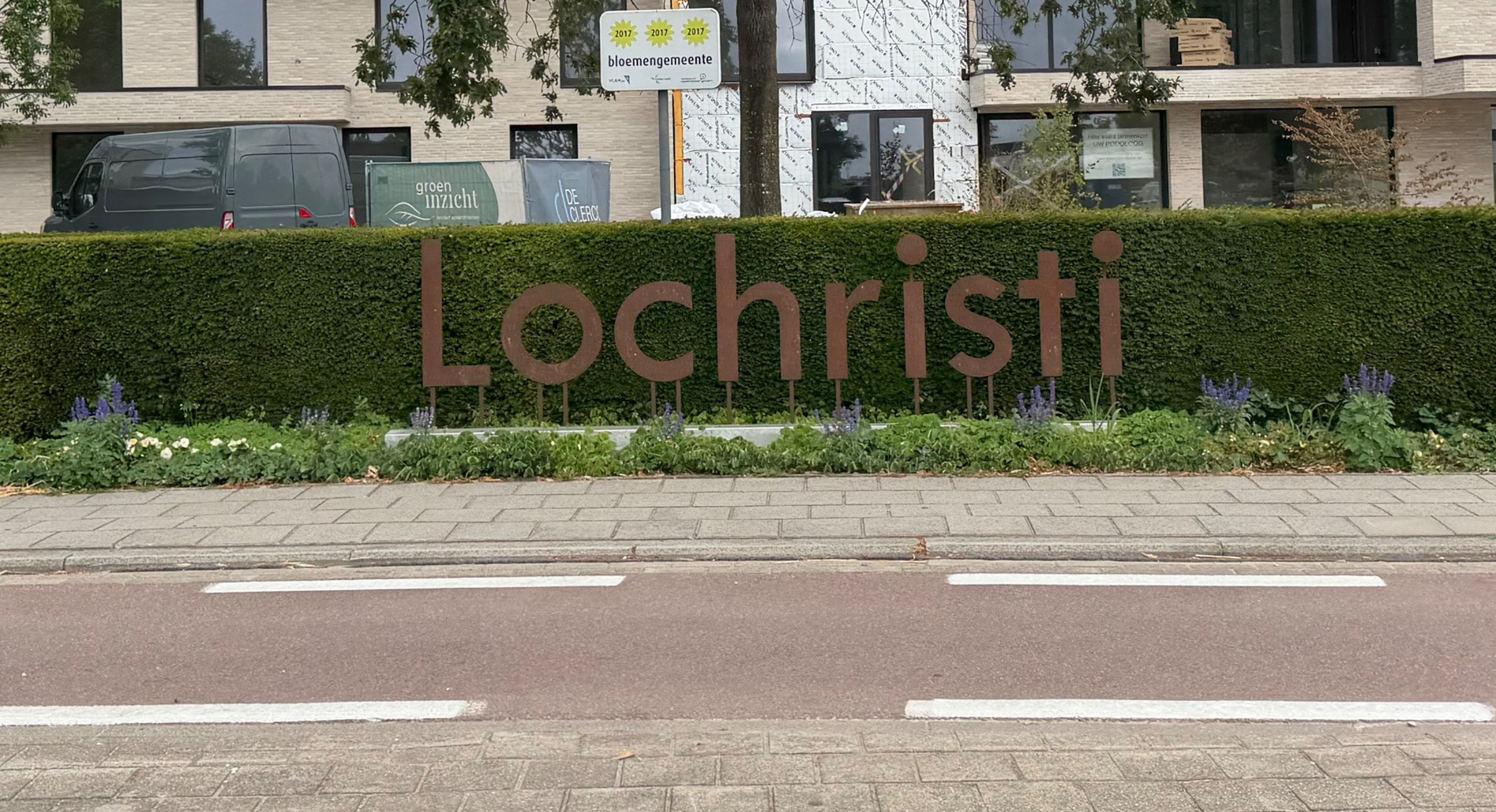 Dak-appartement met 2 slaapkamers, terras, autostaanplaats en berging - foto 4