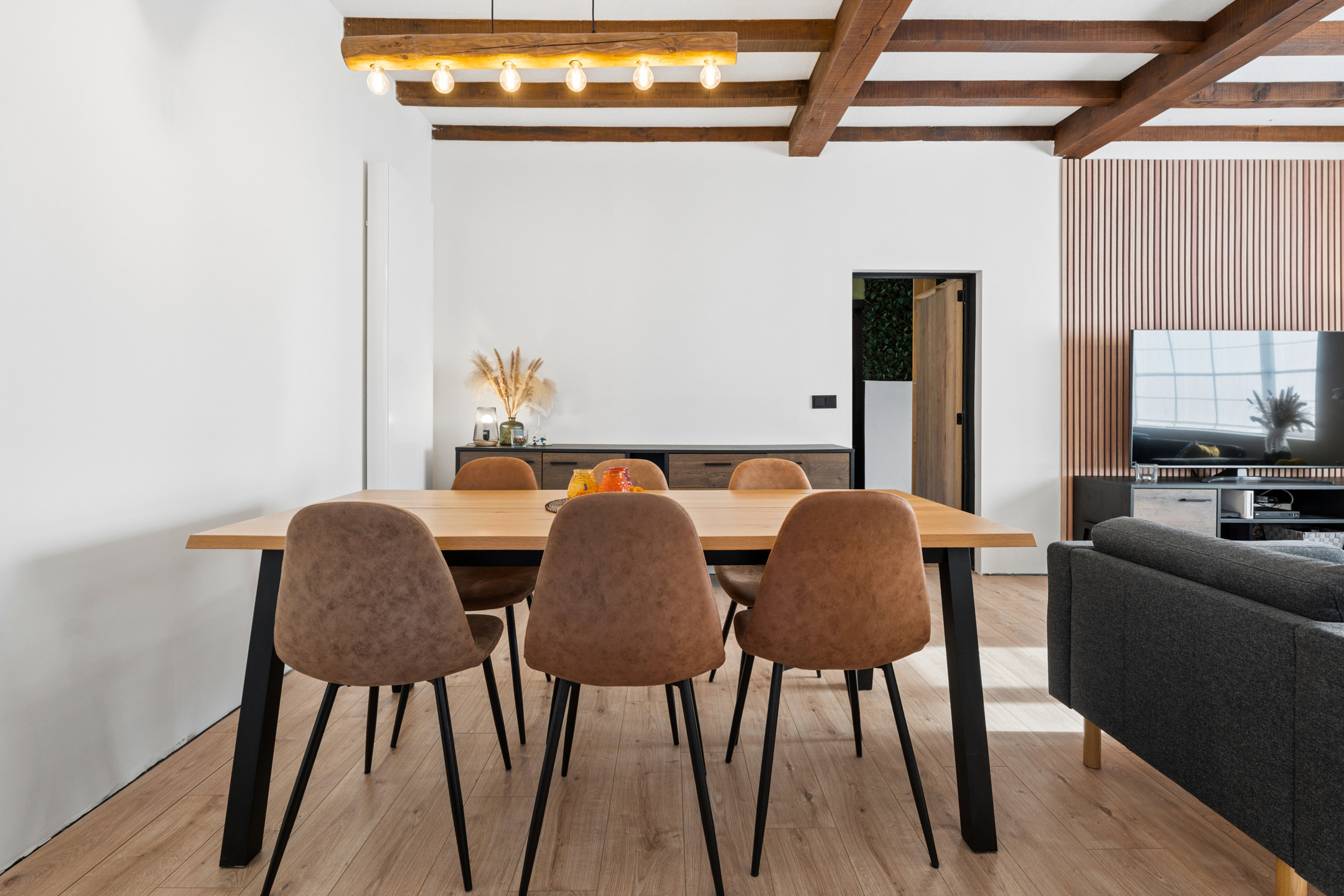 Instapklare, gerenoveerde gezinswoning met 3 slaapkamers - foto 4