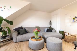 Uitstekend, lichtrijk, instapklaar en nagenoeg nieuw appartement van ca. 83 m² met ruime leefruimte, open keuken, 1 slaapkamer en een...