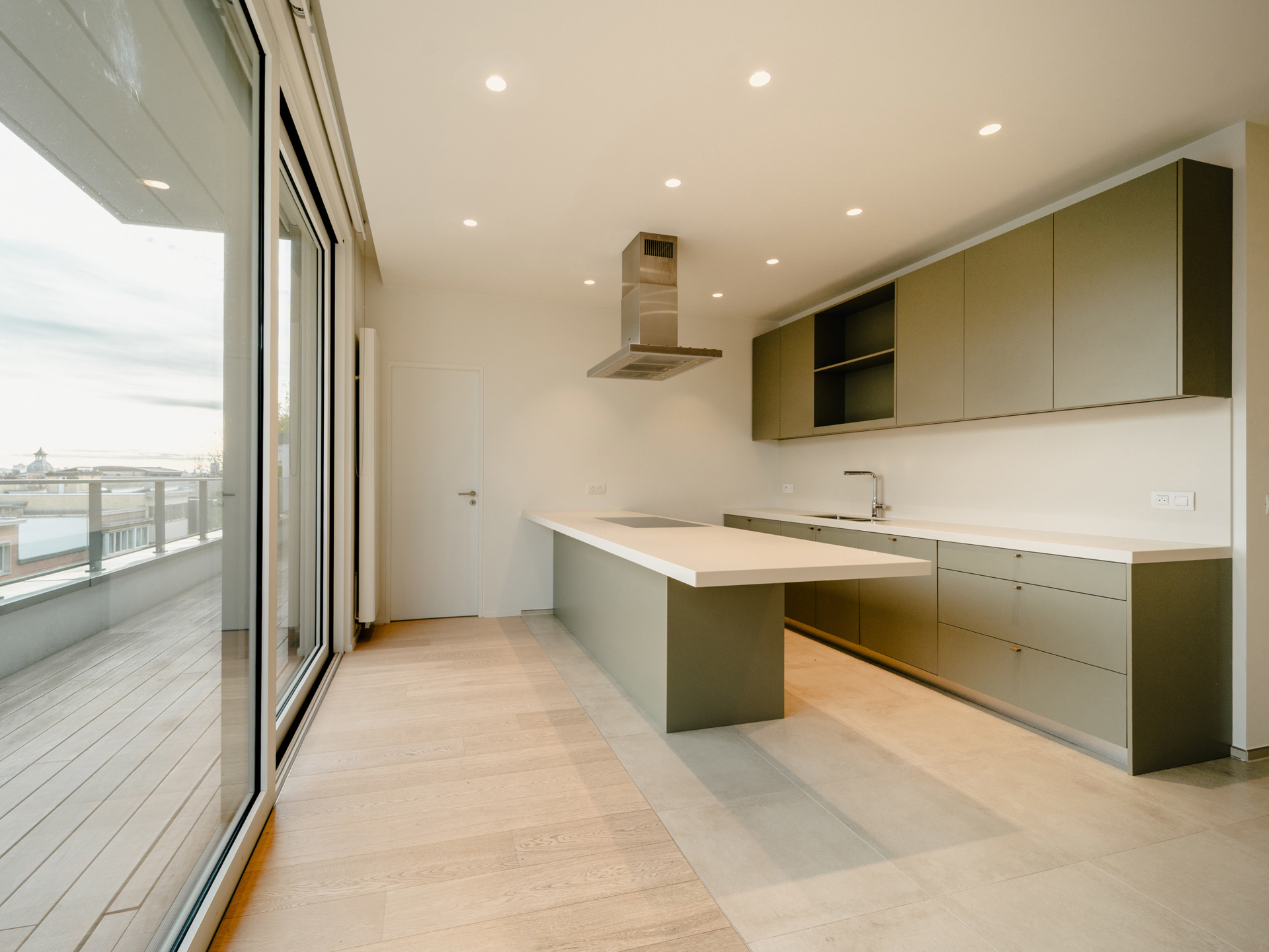 Apartment for rent in Schaerbeek with 3 bedrooms - photo 4