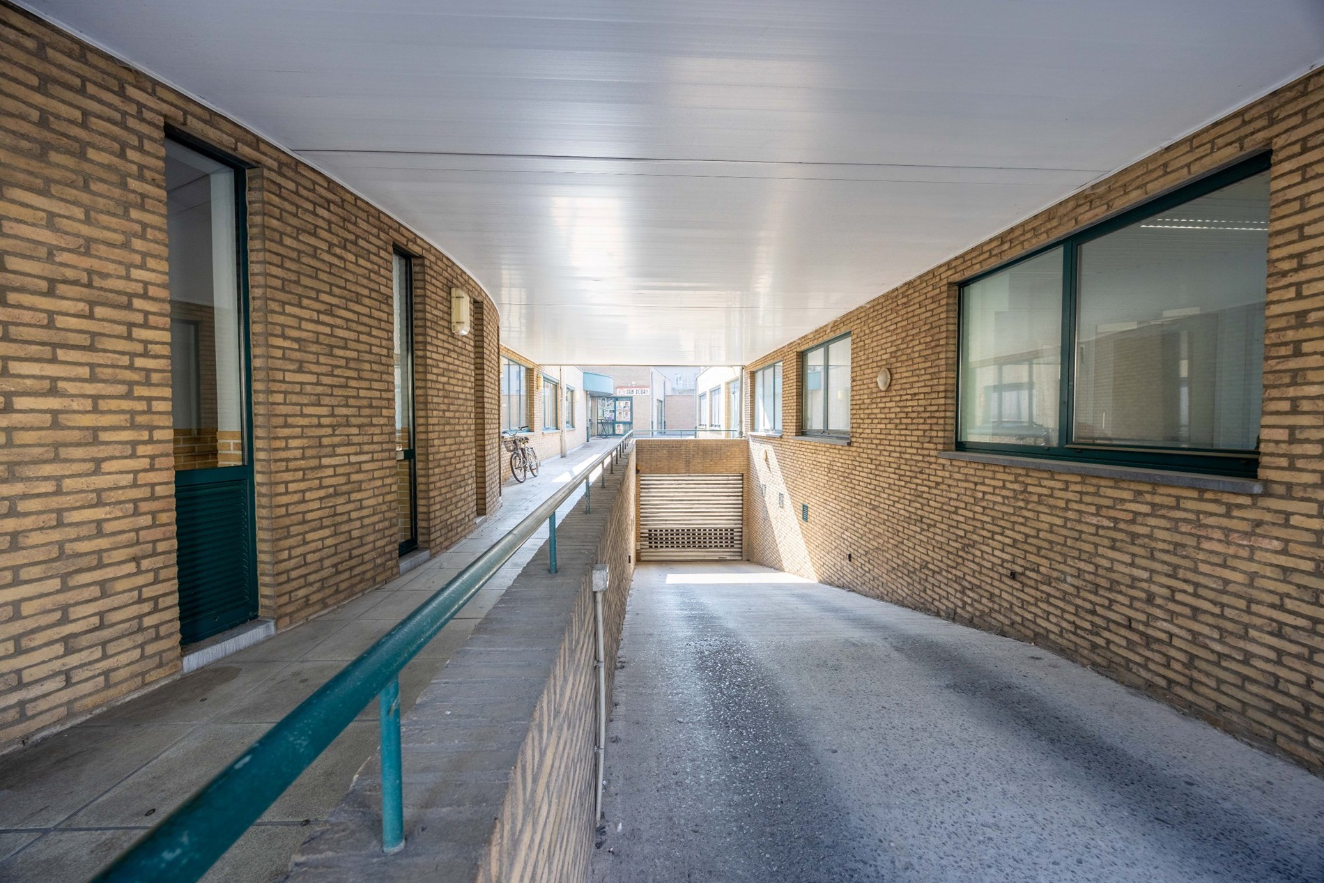 Garage for rent in Zwevegem - photo 1