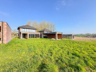  NIEUWBOUW VILLAWONING met UITGESTREKTE TUIN die geniet van een SUBLIEM UITZICHT OVER DE VLAAMSE ARDENNEN!!!  PRACHTIG GELEGEN in het  PITTORESKE...