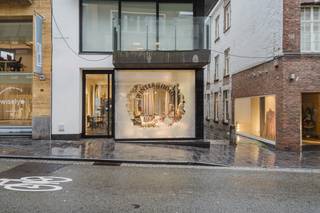 Bent u op zoek naar een handelsruimte op een topligging?In de Leiestraat op wandelafstand van de verlaagde Leieboorden en de Grote Markt bevindt zich...