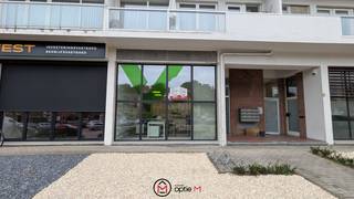 Commercial à vendre à Genk