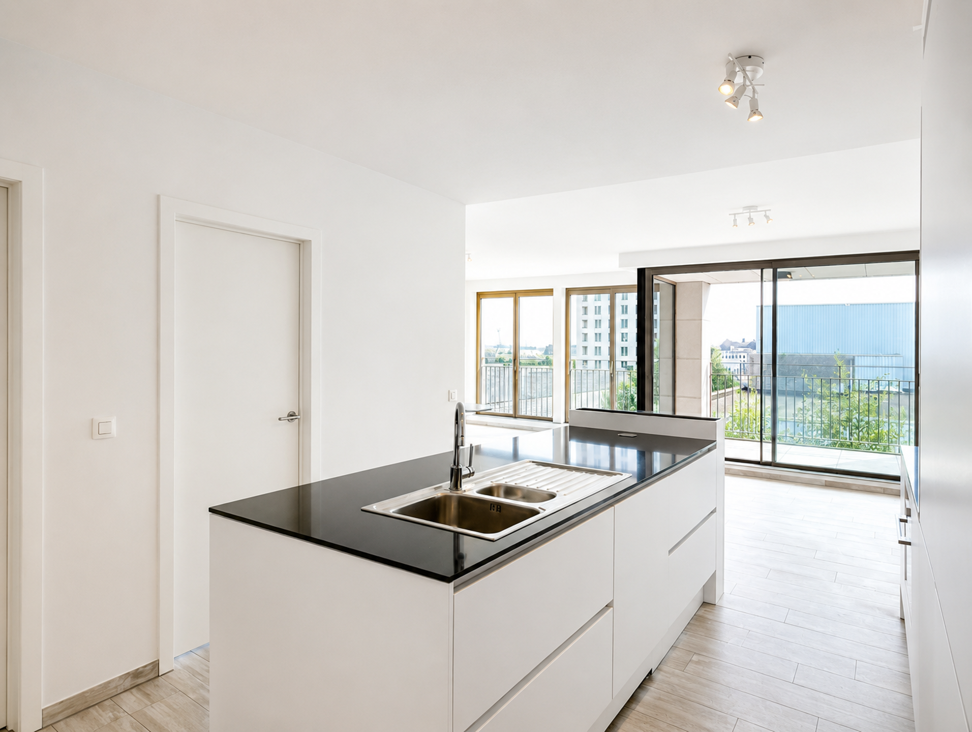 riant tweeslaapkamerappartement met terras op het Eilandje - foto 4