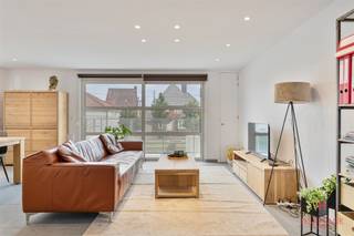 Appartement au 1er étage, lumineux, avec des finitions de qualité. Pour plus d'informations, contactez Els - 0496 10 65 76 Situé dans un petit...