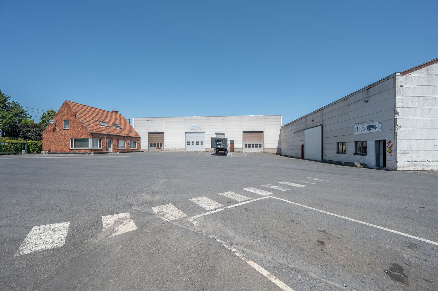 2.100 m² magazijnruimte in Meulebeke te huur korte termijn - foto 4