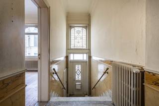 Deze karaktervolle herenwoning is gelegen in het centrum van Aalst en heeft een bewoonbare oppervlakte van maar liefst 305m2! Ze bestaat op...