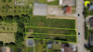 <p><span>Wij bieden u dit mooie perceel bouwgrond aan voor halfopen bebouwing met optimale zuid-west oriëntering.</span></p><p><span> </span></p><p><span>Het perceel is zeer rustig gelegen met uitzicht achteraan op landerijen en toch nabij de oprit naar de E19 en de dorpskernen van Reet, Rumst, Kontich en Aartselaar.</span></p><p><span>Lot 1 is reeds verkocht!</span></p><p><span> </span></p><p><span>Lot 2 van deze verkaveling heeft over de volledige diepte een breedte van 9,44 m.</span></p><p><span>Aan de rechterzijde dient een bouwvrije strook van 3,00 m behouden te blijven.</span></p><p><span>Ook het naastgelegen perceel aan de rechterzijde heeft een bouwvrije strook van 3,00 m dus er is een mooie afstand van 6m tussen de woningen.</span></p><p><span> </span></p><p><span>De bouwdiepte op het gelijkvloers van 17,00 meter maakt hier een bebouwde oppervlakte van maximaal 109 m² op het gelijkvloers mogelijk.</span></p><p><span>Op de tweede bouwlaag bedraagt deze minimum 9,00m en maximum 13,00 m.  </span></p><p><span>Een derde bouwlaag onder schuin dak is mogelijk met een maximale diepte van 9,00 m.</span></p><p><span> </span></p><p><span>Geen bouwverplichting!!</span></p><p><span>Achter het perceel ligt agrarisch gebied dus steeds groene uitzichten!</span></p><p><span> </span></p><p><span>Voor meer informatie kan u ons contacteren op het nummer 03 449 42 41 of mail ons via info@habicom.be</span></p><p><span>Benieuwd naar de waarde van jouw woning?  Check het gratis op <span>www.watismijnhuiswaard.be</span></span></p><p><span> </span></p><p><span> </span></p><p><span> </span></p><p><span> </span></p><p><span> </span></p><p><span> </span></p>