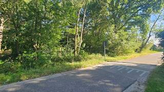 Rustig gelegen perceel bouwgrond van 7a02ca voor open bebouwing. Zuiden vooraan.<br />Perceelsbreedte ±19m.<br />Perceelsdiepte: circa 38m.<br />Bouwbreedte: circa 9m - bouwdiepte: 15m.<br />Dakhelling tussen 0 en 45°. Kroonlijsthoogte: max. 7m20.<br />Geen bouwverplichting. Goedgekeurde verkaveling.<br />Kosten voor opmeting + afpaling en aandeel verkavelingsakte ten laste van koper.<br />Gelegen: Rijmenamsebaan rechts van nr. 11 (lot 2)<br />Stedenbouw info in aanvraag (woongebied - RUP Hart van Keerbergen in zone voor wonen in het groen).<br />Geen risicozone voor overstromingen - perceelscore A.