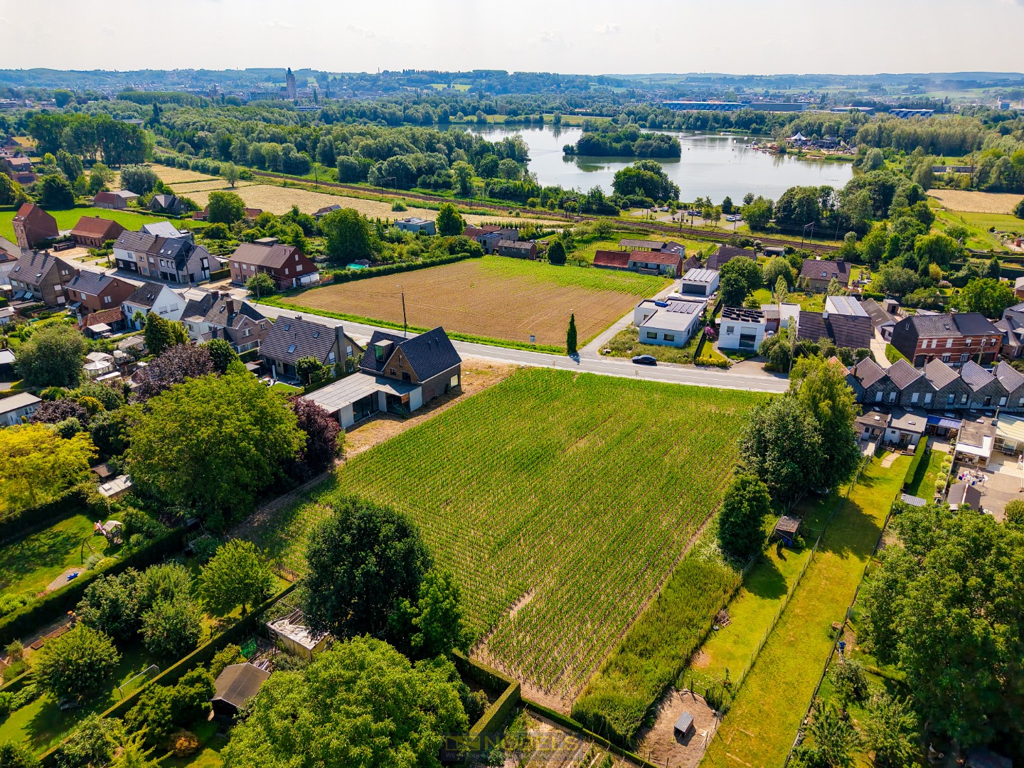 Te koop, residentieel gelegen projectgrond (3.602m² - straatbreedte van 50m) te Oudenaarde - photo 1