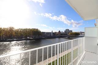 Composition :Sous-Sol : Cave : +/- 1.5 m², local commun pour les poubelles.Rez-de-chaussée :  sas d'entrée commun avec porte sécurisé et puis hall...