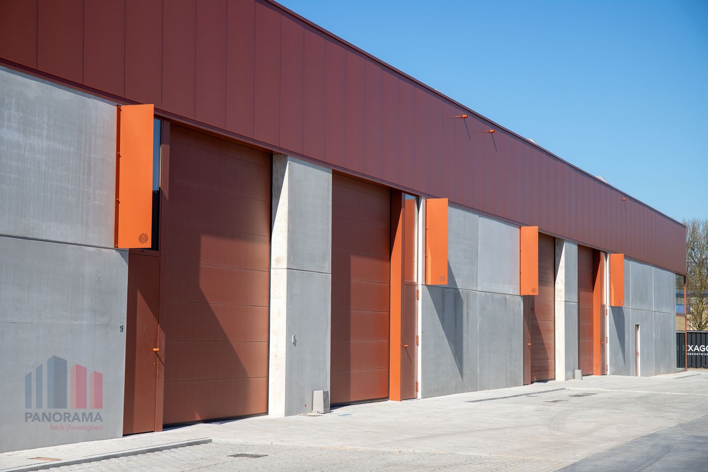 Nieuwbouw KMO-unit van 170 m² op toplocatie in Izegem - photo 1