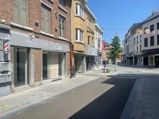 Wij bieden een mooi winkelpand te huur aan, gelegen in een DE winkelstraat van Sint-Truiden. Dit pand is ideaal voor een boetiek, detailhandel...