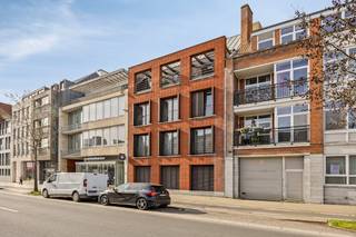 Dit appartement in Brugge biedt een perfecte combinatie van modern comfort en een toplocatie. Dankzij het gunstige EPC-label B geniet u hier van...