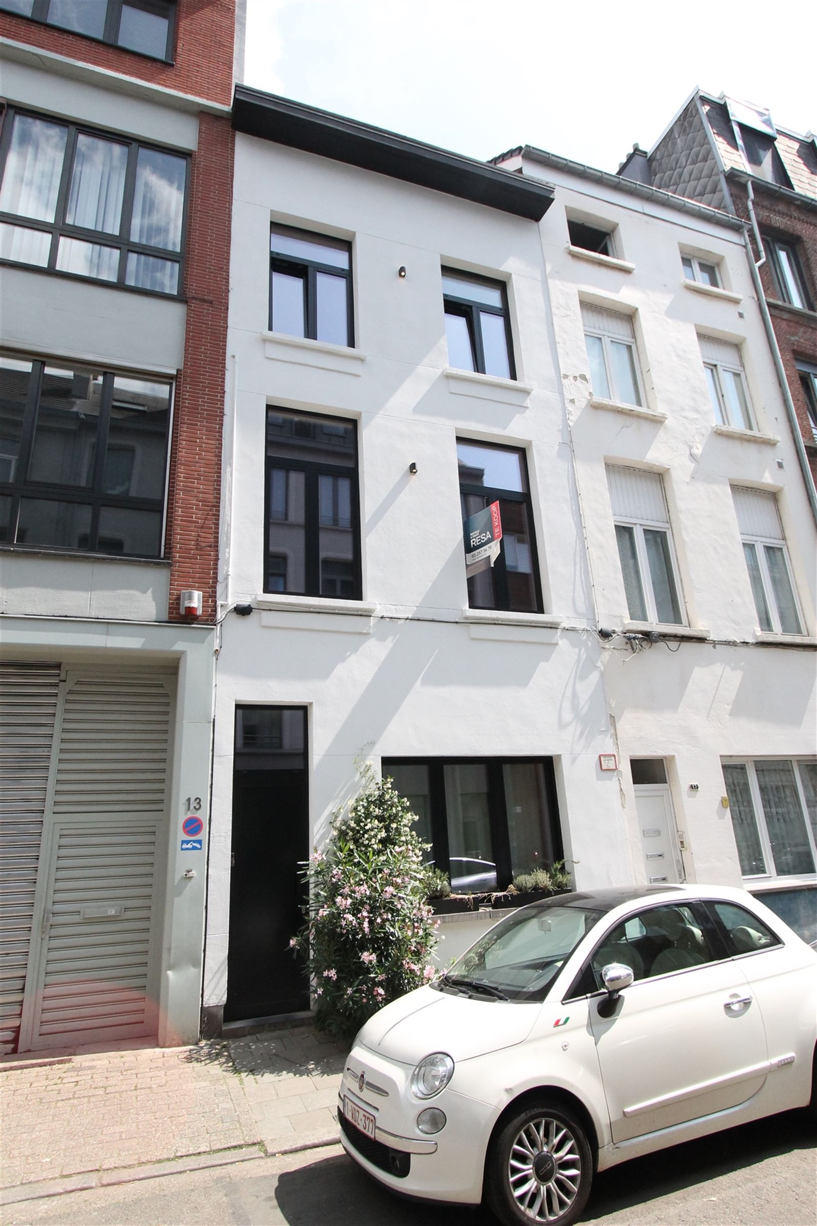 House for sale in Antwerp with 4 bedrooms - photo 2