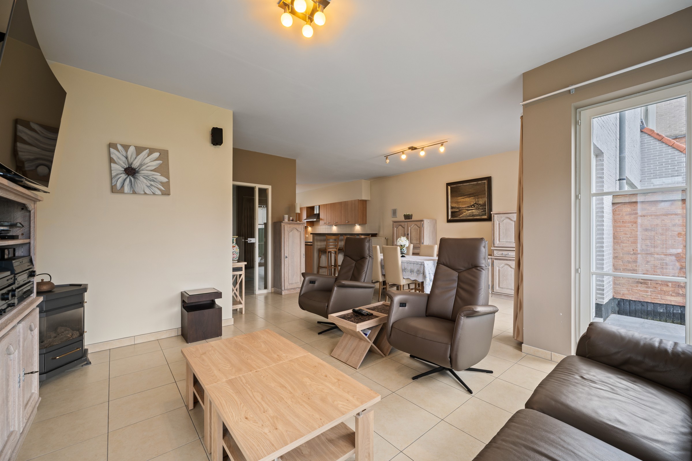 Héél ruime woning in het centrum van Lendelede met 4 slaapkamers - photo 4