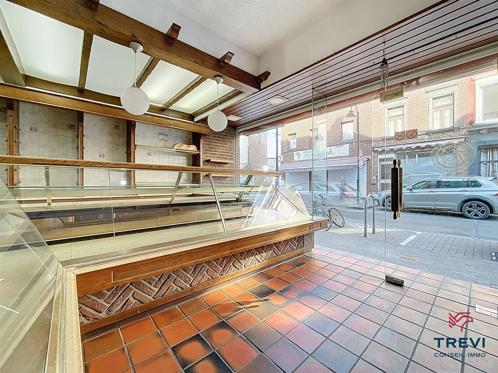 Beau rez-de-chaussée commercial à deux pas de la gare - photo 3