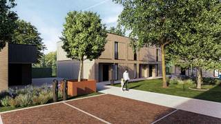 <p><span>Woonproject Pullaire biedt een harmonieuze mix van twaalf appartementen en twaalf woningen, omgeven door een rustgevend groen binnengebied. In Pullaire staat rustig en groen wonen centraal, met het gezellige Ruisbroek binnen handbereik en door een gunstige ligging aan de grotere verbindingswegen, staat u via A12 en N16 zo in Mechelen, Antwerpen of Brussel. Door het gebruik van duurzame technieken heeft elke woonunit een E-peil dat minder of gelijk is aan E10.</span></p><p><span> </span></p><p><span> </span></p><p><span>Woning 0.4</span><span>, halfopen bebouwing met de volgende</span><span> </span><span>de indeling: inkomhal met vestiaire / gasten toilet / ruime leefruimte (39m²) met open ingerichte keuken (3mx2,7m) / op de eerste verdieping: nacht hal / 3 slaapkamers (3,8mx3,7; 3,3mx2,6; 3,3mx2,6m) / badkamer met dubbele lavabo, ligbad en douche / apart toilet / berging</span></p><p><span>Via het schuifraam aan de leefruimte neem je toegang tot het terras (15m²) en de afgesloten privatieve tuin (111m²)</span></p><p><span> </span></p><p><span>Kies je gepersonaliseerde afwerking volgens de ruime budgetten in het lastenboek.</span></p><p><span> </span></p><p><span>De ondergrondse parkeerplaatsen voor je wagen en fietsen, zorgen voor een autovrij woonerf, waar bewoners in alle rust kunnen vertoeven.</span></p><p><span>UPDATE : De bouwwerken zijn gestart</span></p><p><span> </span></p>