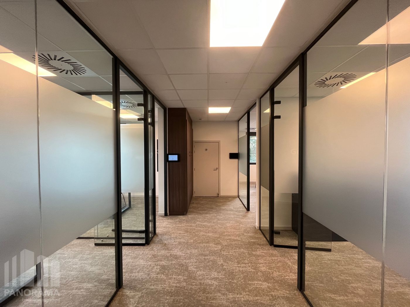 Instapklaar kantoor van 986 m² op toplocatie nabij de E17/E40 - foto 4