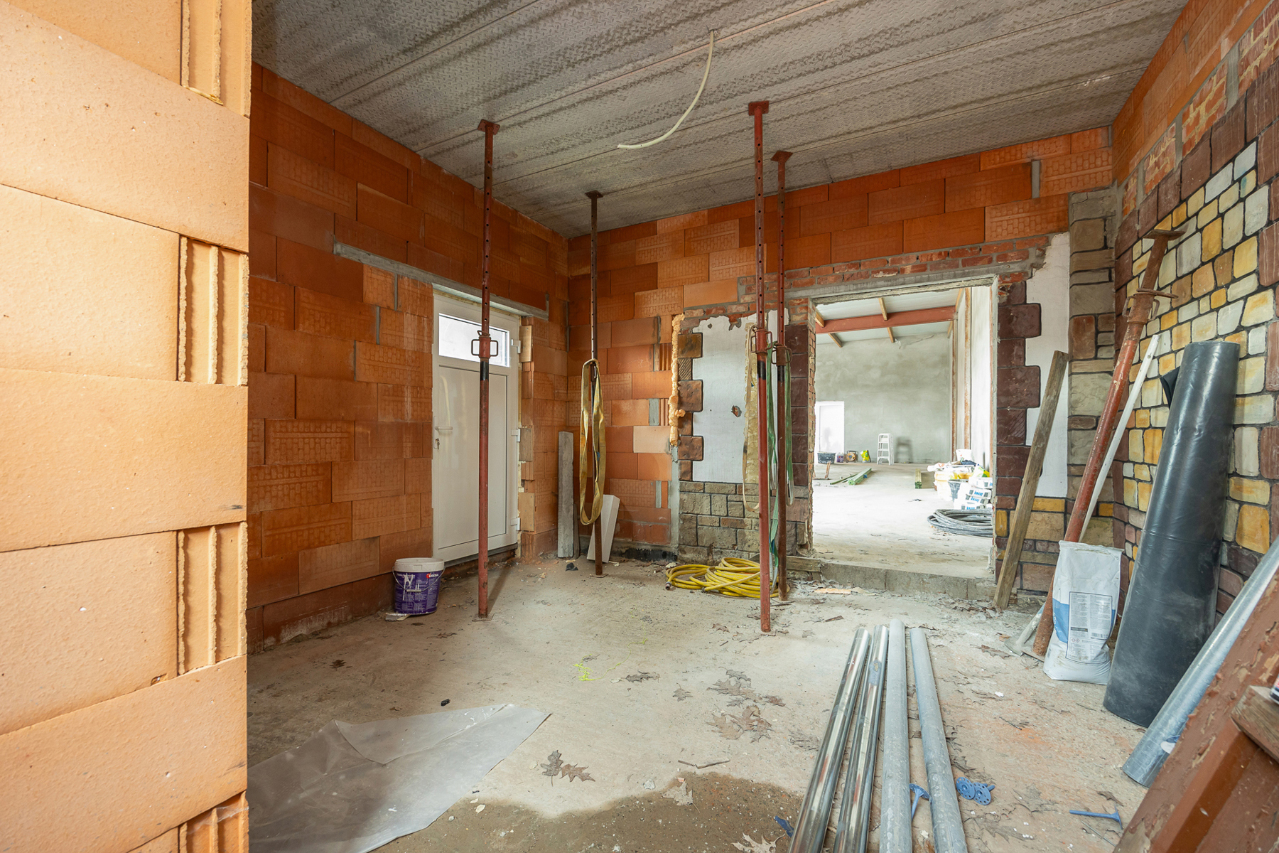 Magazijn met bouwgrond op een uitstekende locatie - foto 2