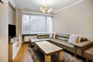 <p><span>Ben je op zoek naar een appartement om zelf in te wonen of als investering? Dit mooie appartement op de 1ste verdieping in Borgerhout biedt alles wat je nodig hebt! Het appartement ligt op wandelafstand van winkels, openbaar vervoer en gezellige horecazaken. Perfecte verbinding naar het centrum van Antwerpen.</span></p><p><span> </span></p><p><span>Indeling:</span></p><p><span>Ruime living: veel lichtinval en een aangename leefruimte</span></p><p><span>Aparte keuken: tijdloos design en voldoende opbergruimte</span></p><p><span>2 ruime slaapkamers: ideaal voor gezin of als bureau/gastenkamer</span></p><p><span>Badkamer met douchecabine, lavabo en toilet</span></p><p><span>Kelder inbegrepen: extra berguimte</span></p><p><span> </span></p><p><span>Bijzonderheden:</span></p><p><span>EPC  Energielabel B - 188 kwh/(m² jaar)</span></p><p><span>Geen renovatievplicht.</span></p><p><span>De elektriciteit is conform</span></p><p><span>CV is collectief op gas</span></p><p><span>Het appartement is asbestveilig</span></p><p><span>De ramen hebben een aluminium kader en zijn deels enkel en dubbel glas</span></p><p><span>Vaste kosten:  300/maand (inbegrepen: voorschot CV , water, minuterie gang, syndicus, blokpolis, lift)</span></p><p><span>P-score: C</span></p><p><span>G-score: C</span></p><p><span> </span></p>