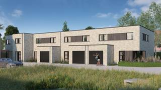 Moderne halfopen woning met plat dak, bestaande uit: inkomhall, gastentoilet, berging, woonkamer met open keuken.<br />Op de verdieping zijn er 3 slaapkamers, bureau/ extra slaapkamer en 1 badkamer, apart toilet.<br />Woning met carport, die beschikt over warmtepomp, zonnepanelen, ventilatie-systeem D, ... <br /><br />De verkaveling is een gezonde mix van halfopen en gesloten woningen met 1 of 2 bouwlagen, gelegen op wandelafstand van de dorpskern.<br />Er wordt bijzondere aandacht geschonken aan een veilige, groene en rustige leefomgeving.<br />De koper heeft inspraak in de afwerking, modelwoning te bezoeken na afspraak. <br /><br />Meer informatie? Bel Gilles: 0476/61.59.43 - gilles@immo-s.com<br /><br />(wg,vg,vv,gvkr,gmo, e-peil max 30, P&amp;G score: A)