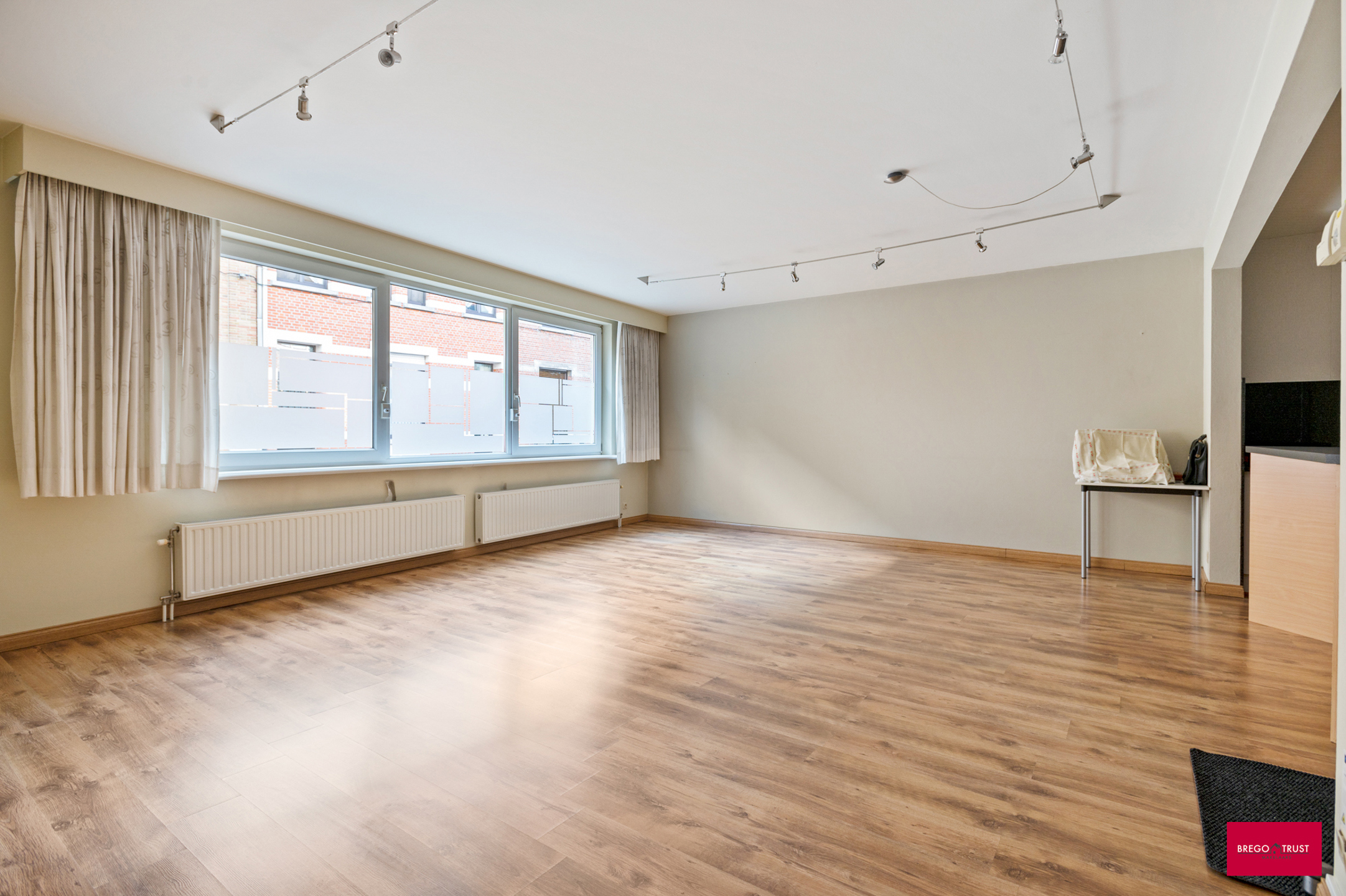 Gelijkvloers appartement met tuin en garage - foto 3