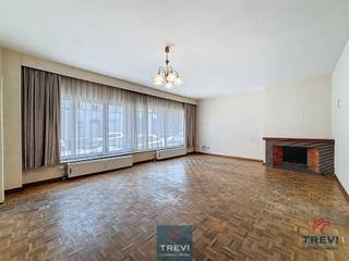 Au centre de Braine-le-Comte, bel appartement 2 chambres très lumineux dans une petite copropriété avec ascenseur de 9 appartements et concierge...