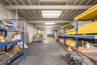  Looking for a neat storage space or workshop with its own plumbing and outdoor space, in a quiet neighborhood but still easily accessible via A12...