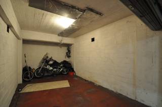 Garage idéalement situeé au Joseph Willemspark. Box avec lumière et éléctricité. Ref. G012